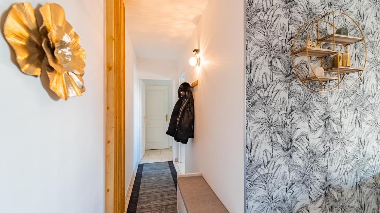 Lac-Montagne-Leman-Geneva, Garage, Tram آنماس المظهر الخارجي الصورة