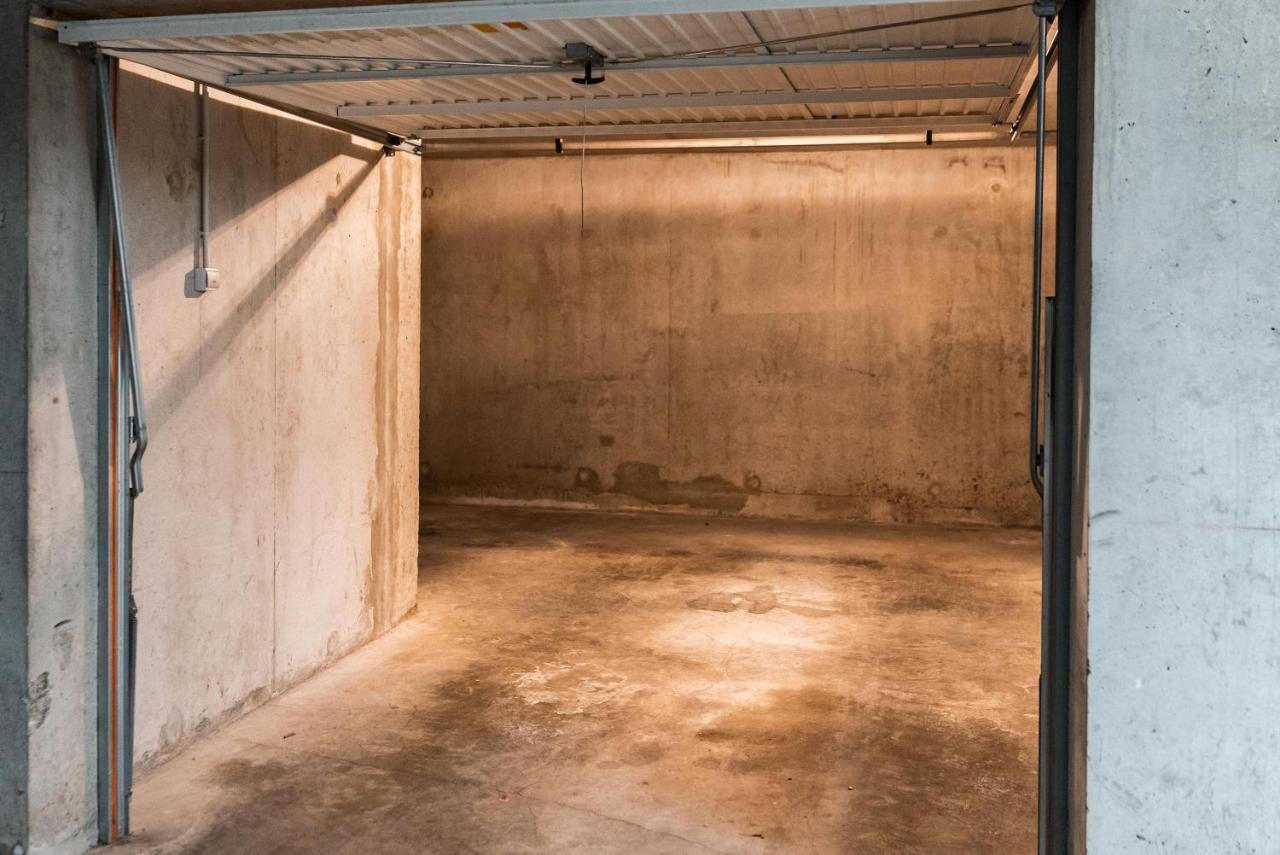 Lac-Montagne-Leman-Geneva, Garage, Tram آنماس المظهر الخارجي الصورة