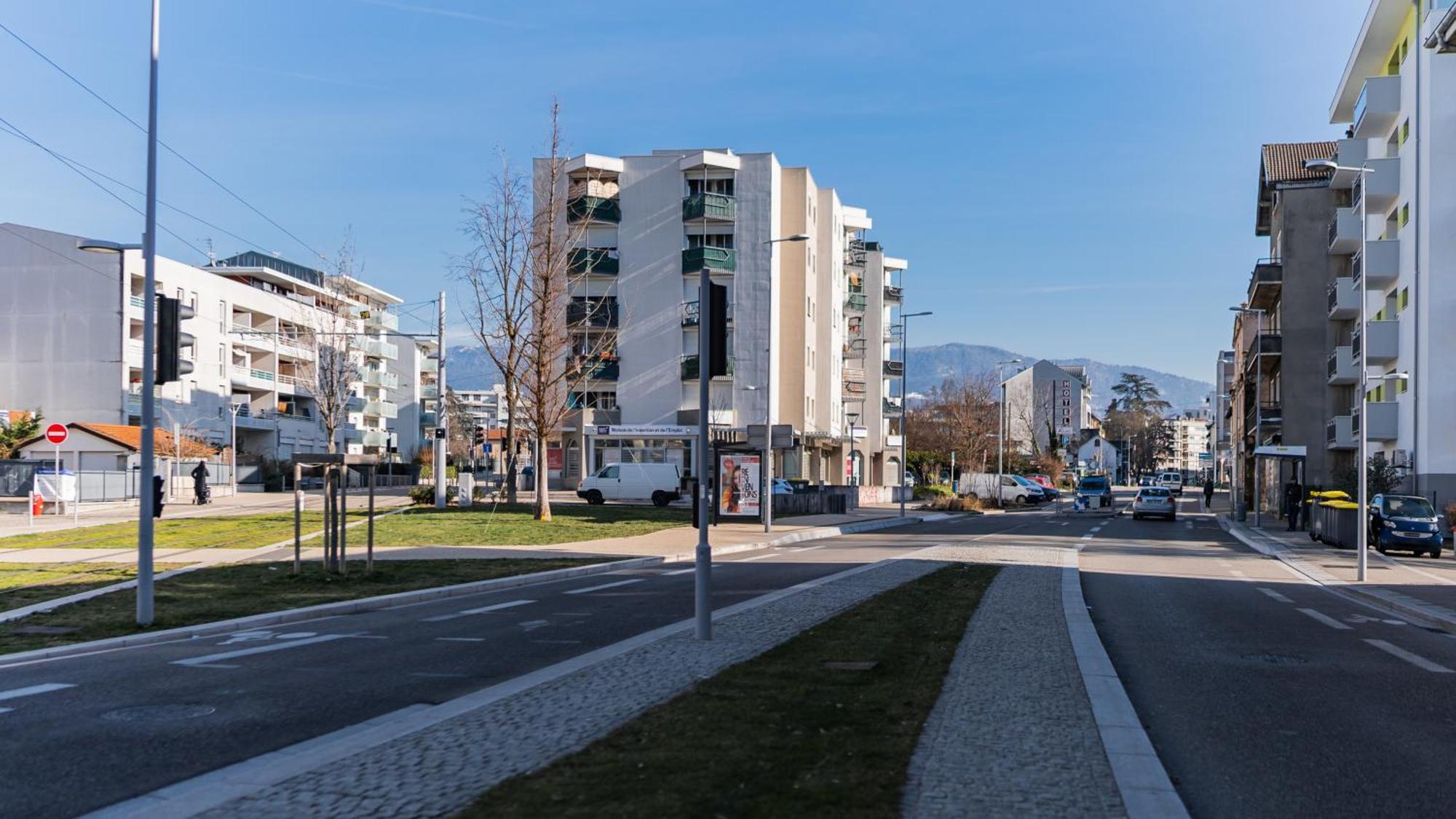 Lac-Montagne-Leman-Geneva, Garage, Tram آنماس المظهر الخارجي الصورة